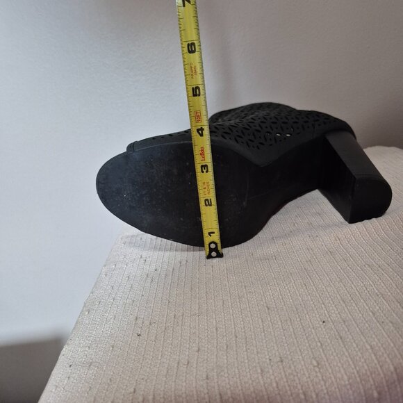 Black cut out Booties - Picture 11 of 13